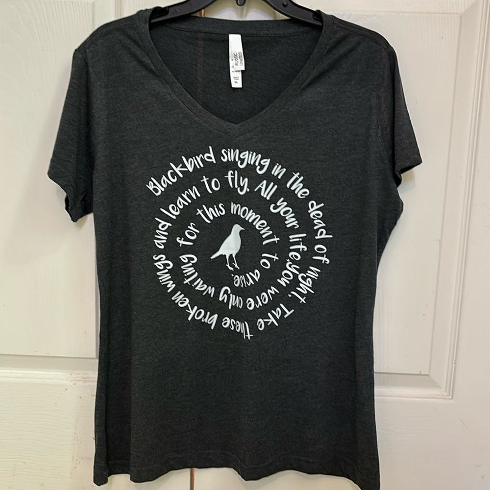 Super Cute song lyric tee, blackbird, Beatles grey, xl